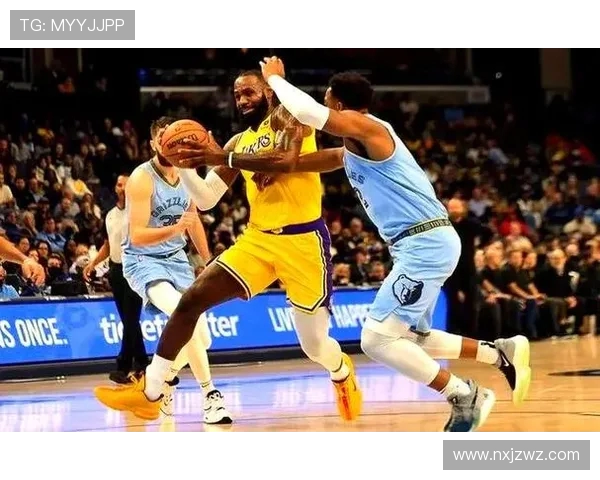 灰熊强势挑战湖人争夺季后赛名额 双方巨星对决激烈升级