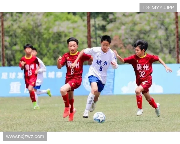 绿茵逐梦激情燃烧见证足球精神与团队力量的辉煌瞬间