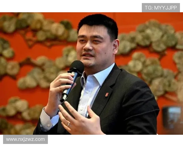 广厦队与上海队激战正酣赛场精彩瞬间回顾与分析